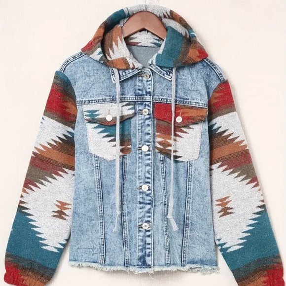 Geometric Print Denim Jacket - Picture 4 of 6